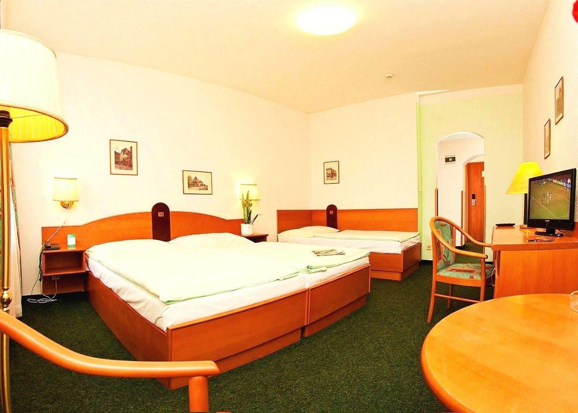 Hotel Merkur - Czech Leading Prag